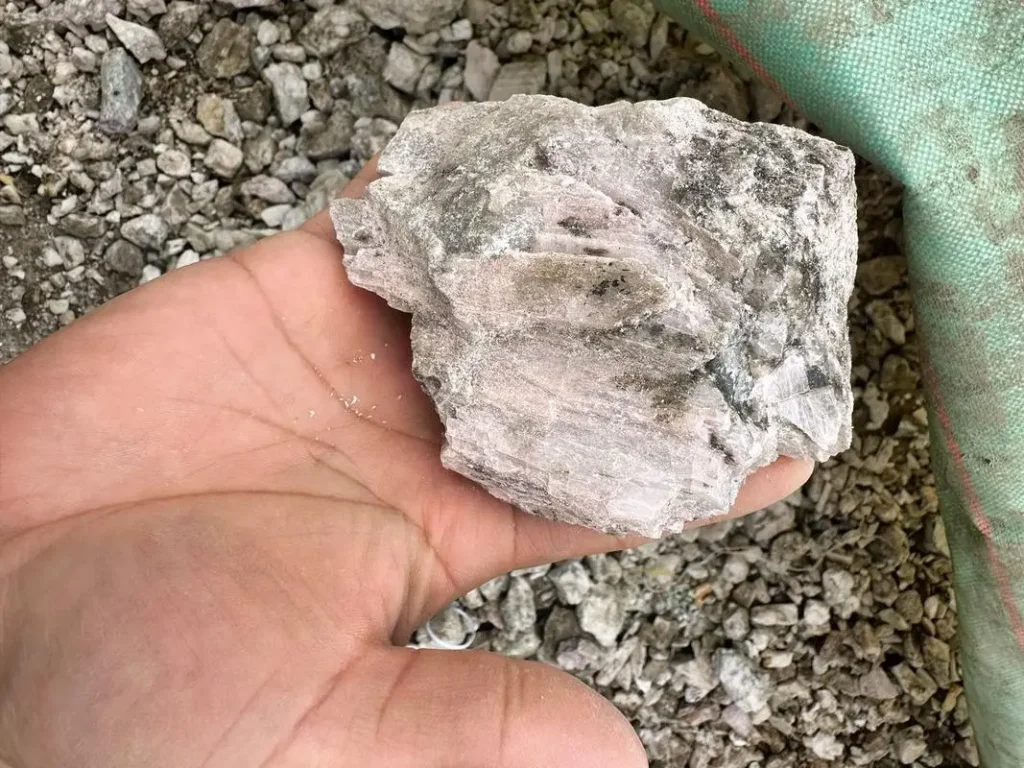 Lithium mica slag